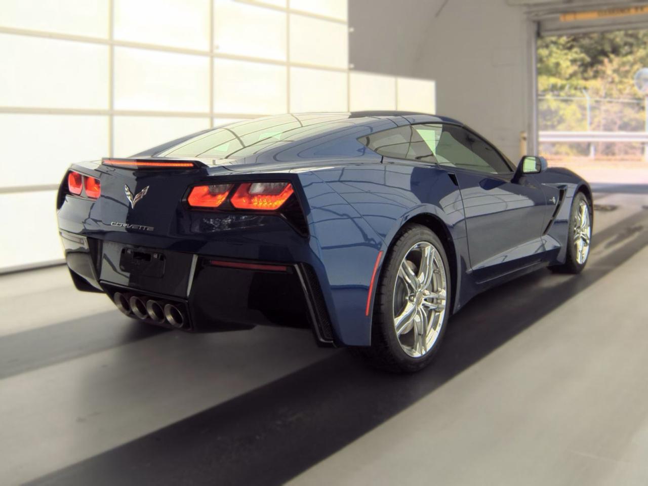 Chevrolet Corvette 2dr Stingray Cpe w/2LT 2017