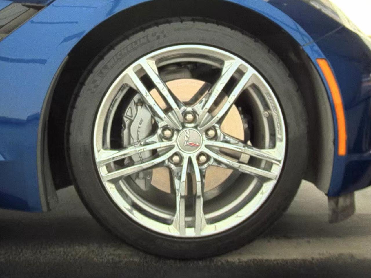Chevrolet Corvette 2dr Stingray Cpe w/2LT 2017