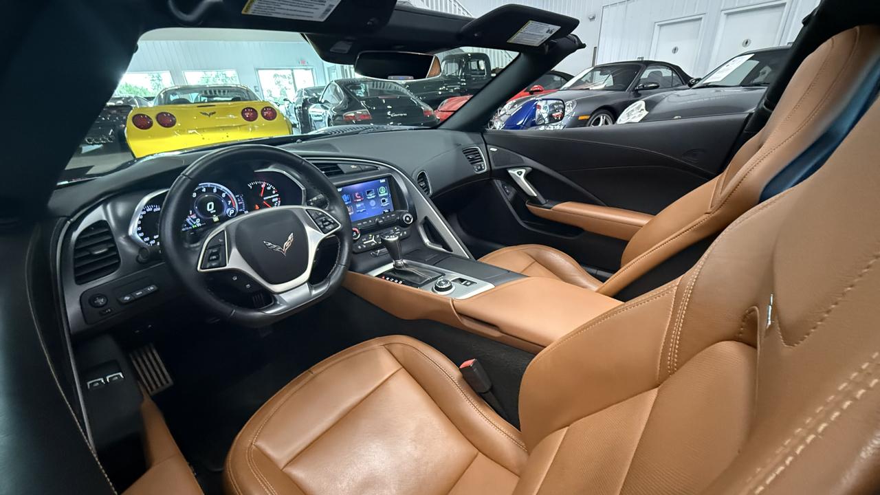 Chevrolet Corvette 2dr Stingray Cpe w/2LT 2017