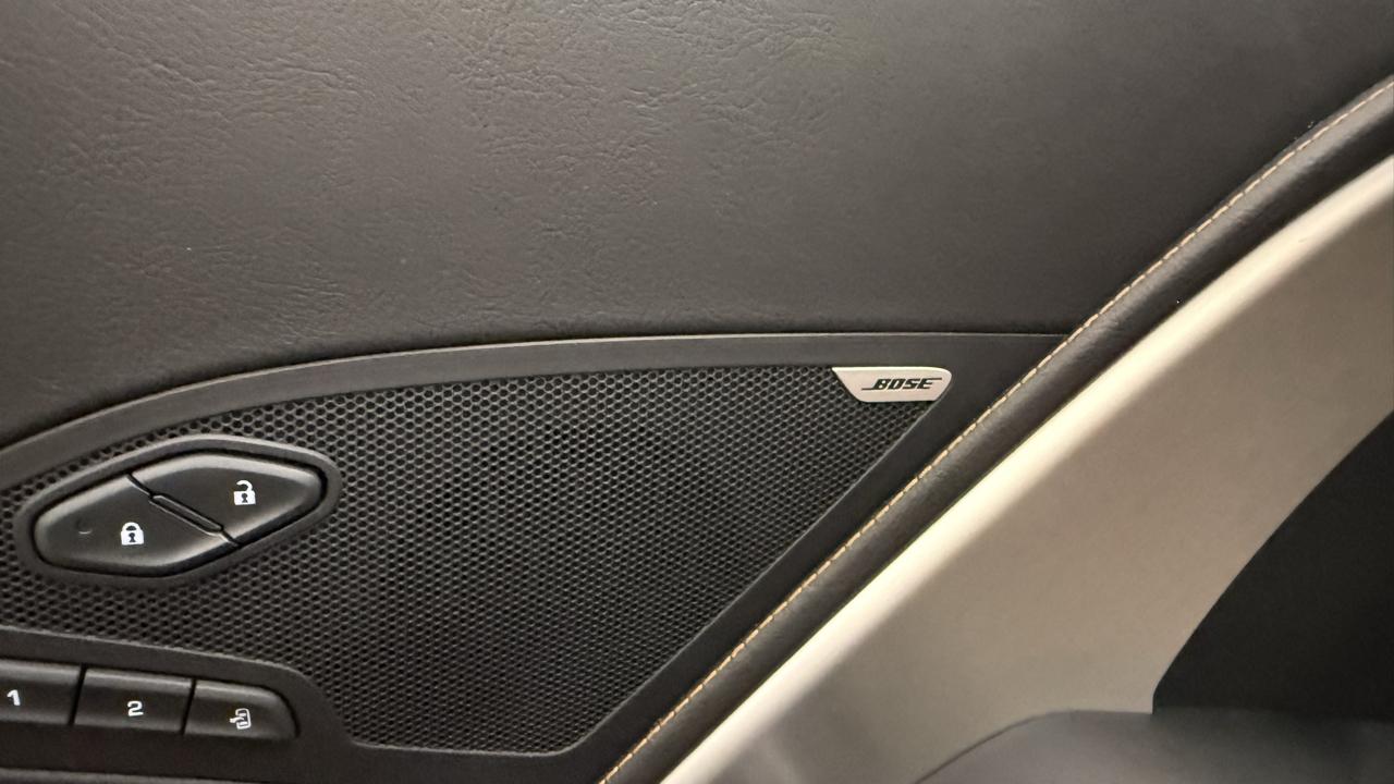 Chevrolet Corvette 2dr Stingray Cpe w/2LT 2017