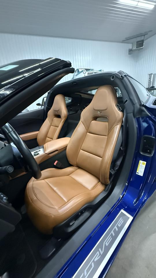 Chevrolet Corvette 2dr Stingray Cpe w/2LT 2017