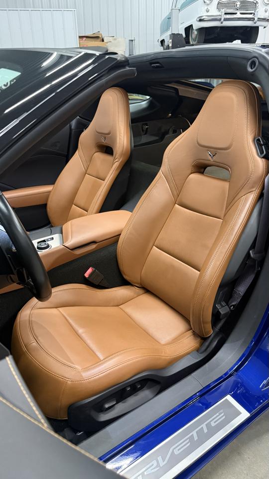 Chevrolet Corvette 2dr Stingray Cpe w/2LT 2017