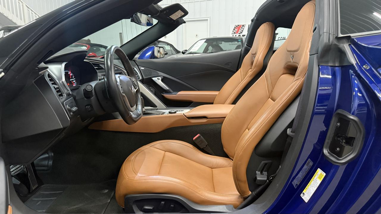 Chevrolet Corvette 2dr Stingray Cpe w/2LT 2017
