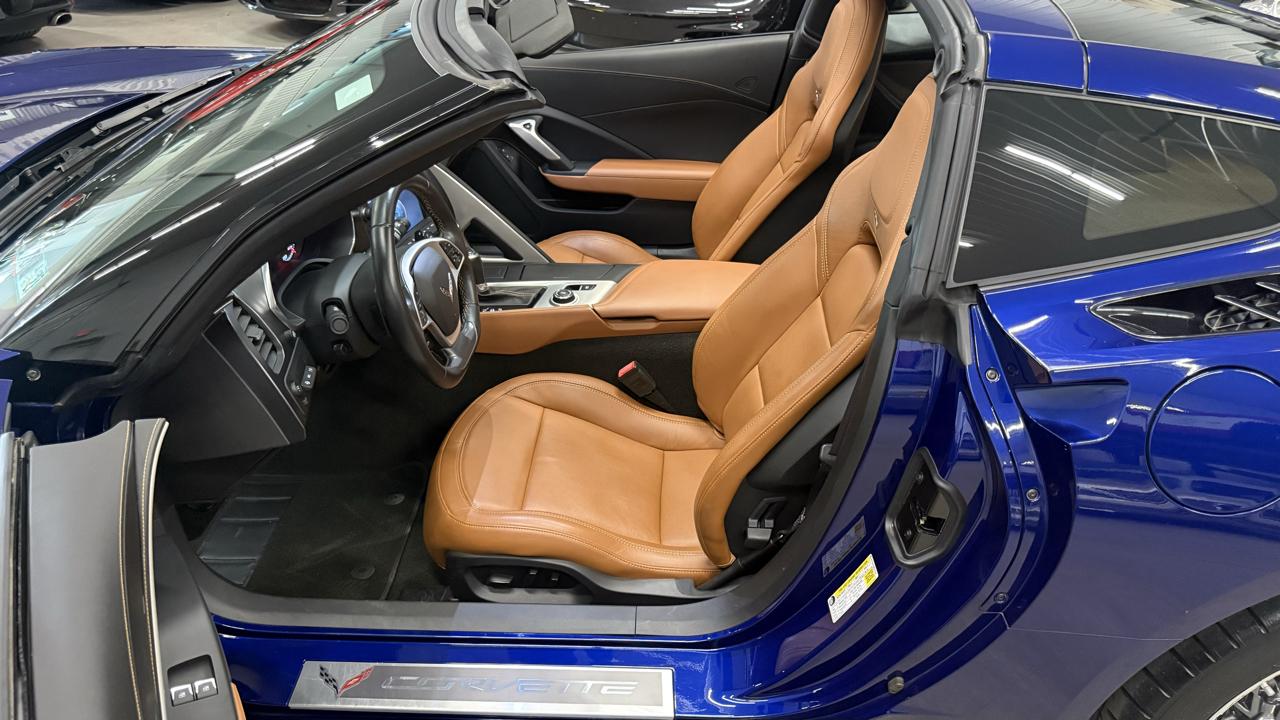 Chevrolet Corvette 2dr Stingray Cpe w/2LT 2017