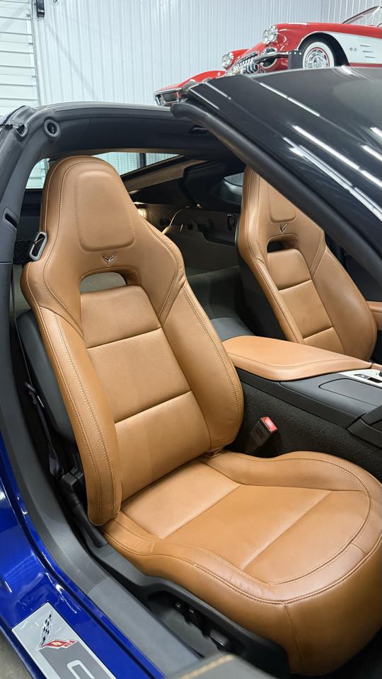 Chevrolet Corvette 2dr Stingray Cpe w/2LT 2017