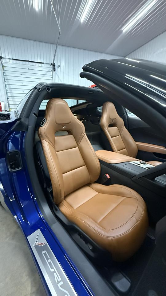 Chevrolet Corvette 2dr Stingray Cpe w/2LT 2017