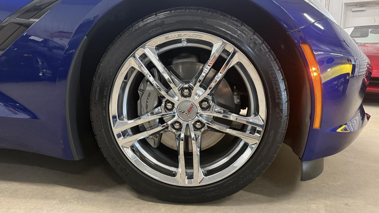 Chevrolet Corvette 2dr Stingray Cpe w/2LT 2017