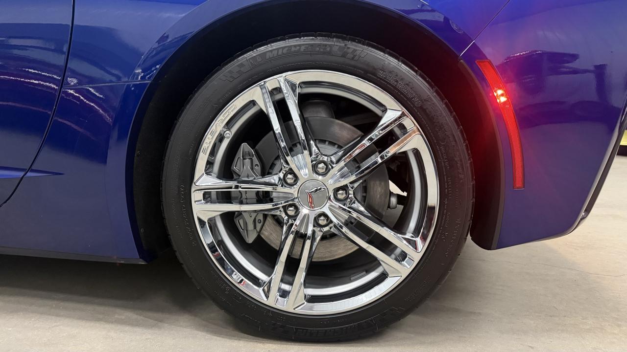 Chevrolet Corvette 2dr Stingray Cpe w/2LT 2017