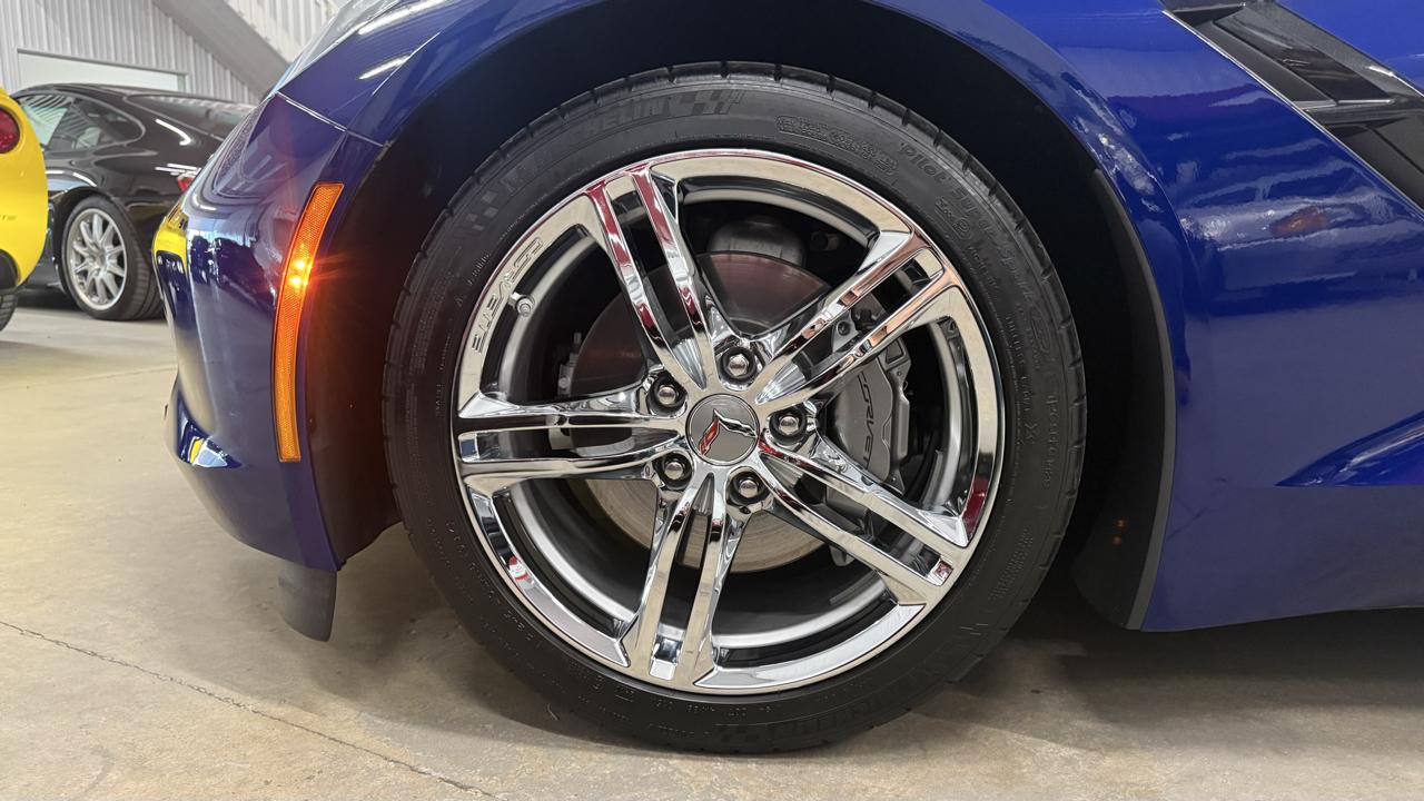 Chevrolet Corvette 2dr Stingray Cpe w/2LT 2017