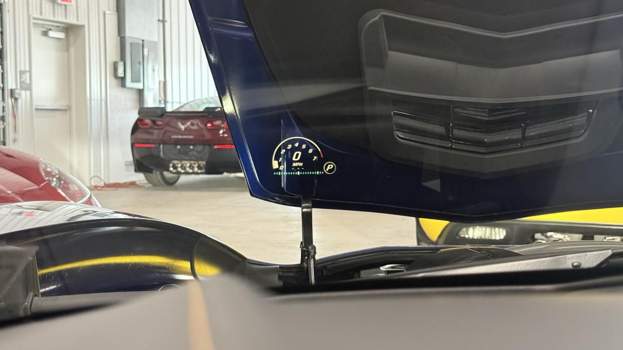 Chevrolet Corvette 2dr Stingray Cpe w/2LT 2017