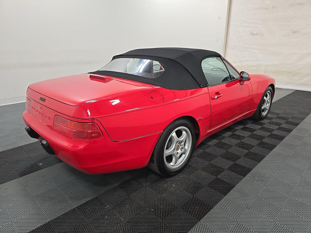 Porsche 968 2dr Cabriolet 6-Spd 1992