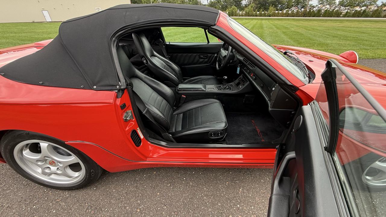 Porsche 968 2dr Cabriolet 6-Spd 1992