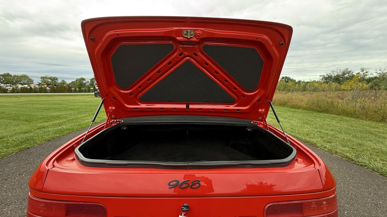 Porsche 968 2dr Cabriolet 6-Spd 1992