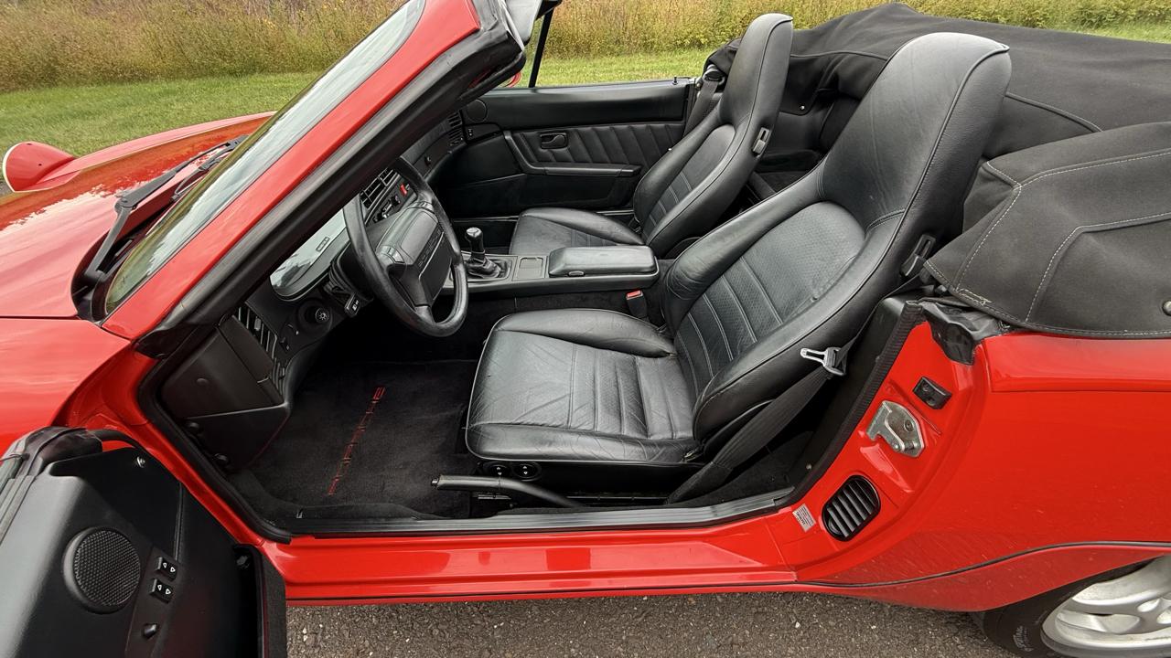 Porsche 968 2dr Cabriolet 6-Spd 1992
