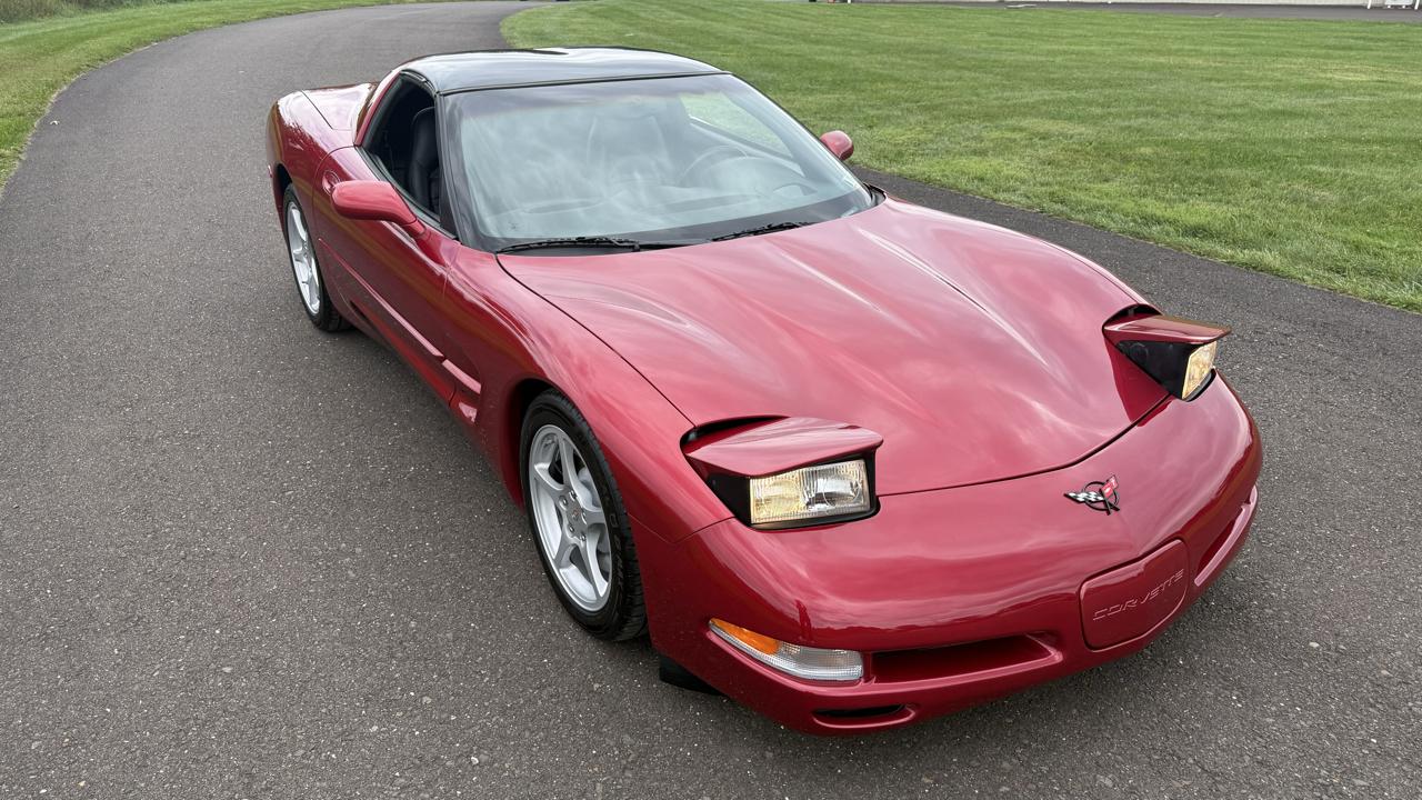 Chevrolet Corvette 2dr Cpe 2002