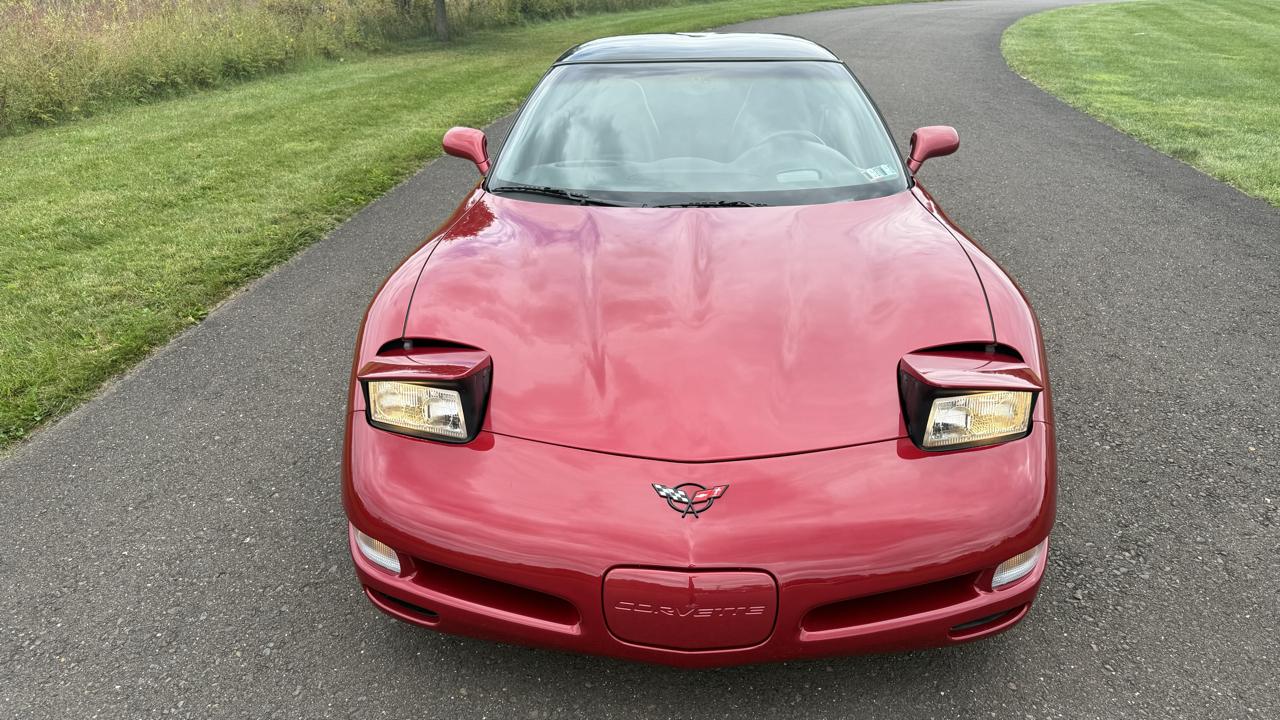 Chevrolet Corvette 2dr Cpe 2002