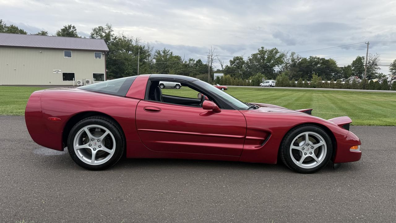 Chevrolet Corvette 2dr Cpe 2002