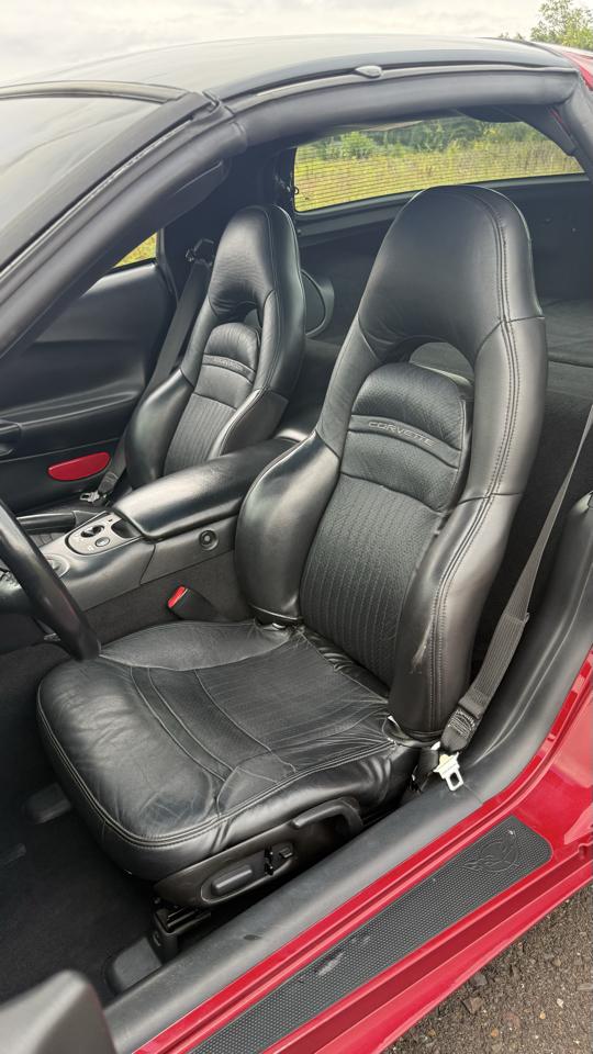 Chevrolet Corvette 2dr Cpe 2002