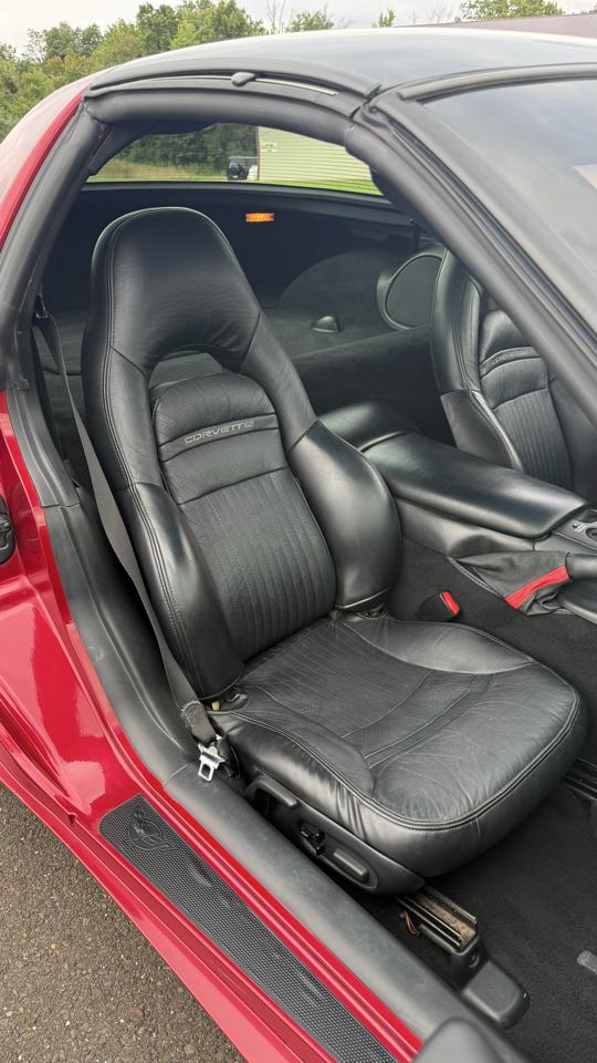 Chevrolet Corvette 2dr Cpe 2002