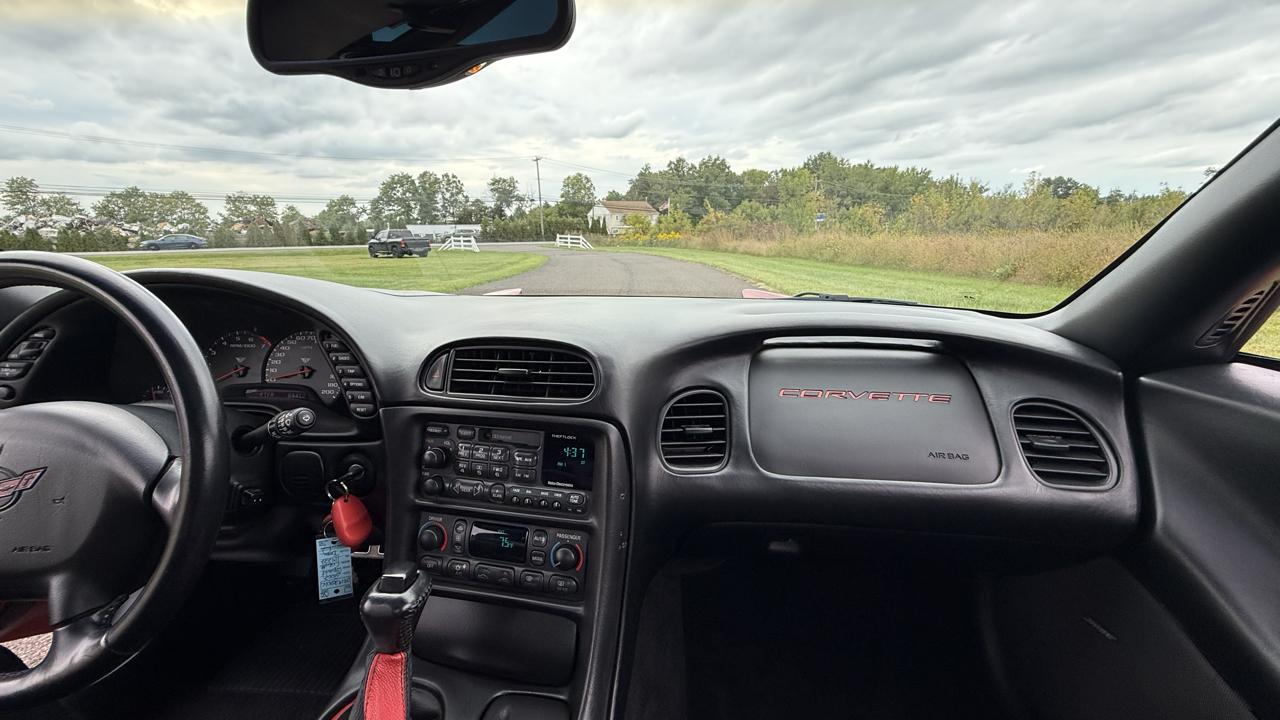 Chevrolet Corvette 2dr Cpe 2002