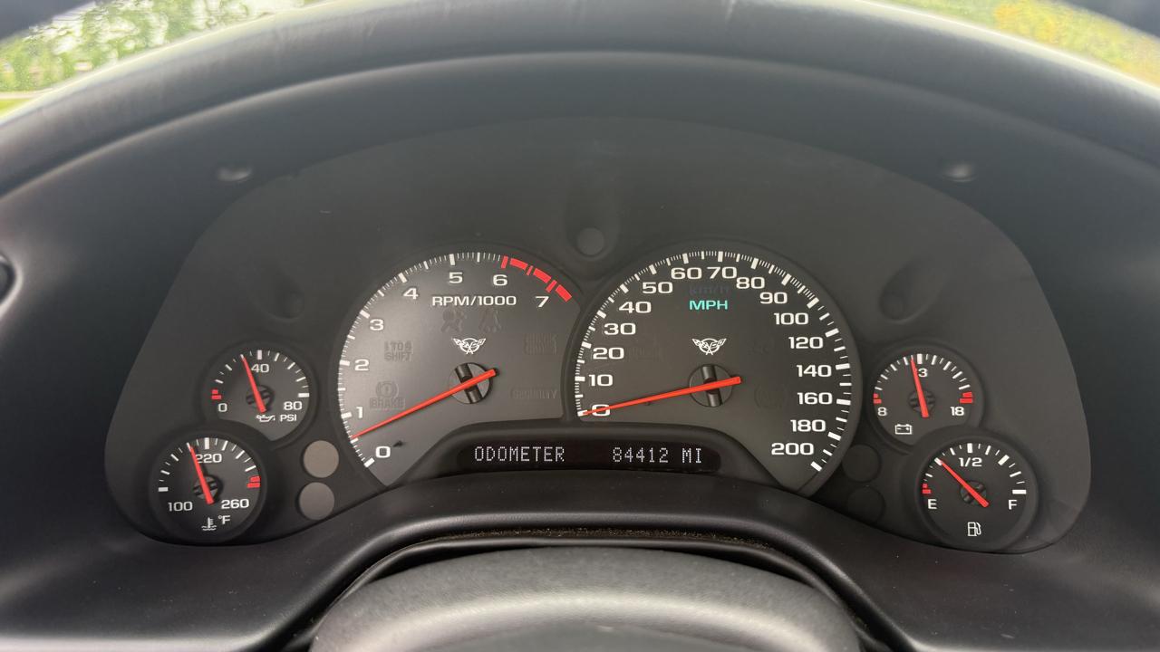 Chevrolet Corvette 2dr Cpe 2002
