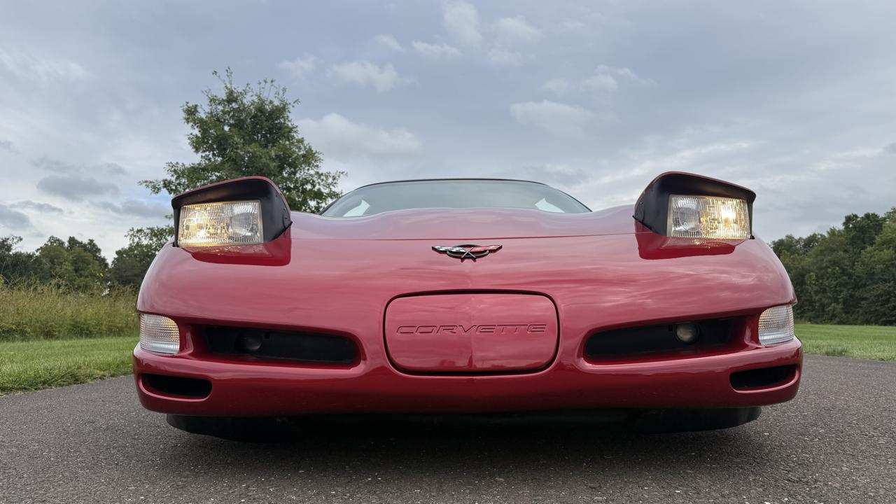 Chevrolet Corvette 2dr Cpe 2002