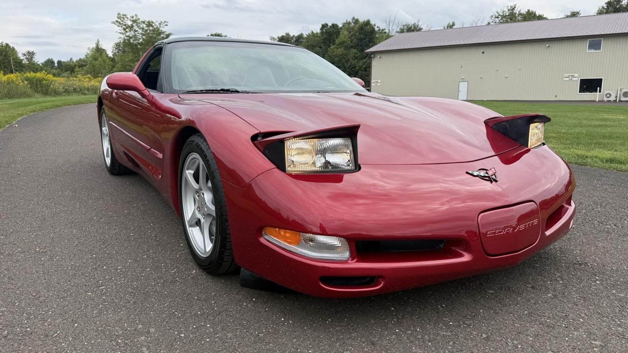 Chevrolet Corvette 2dr Cpe 2002
