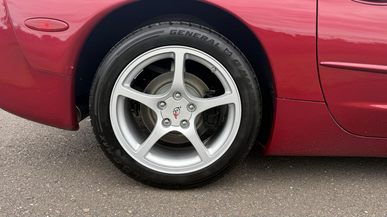 Chevrolet Corvette 2dr Cpe 2002