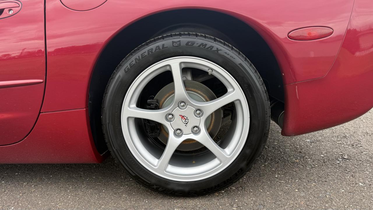 Chevrolet Corvette 2dr Cpe 2002