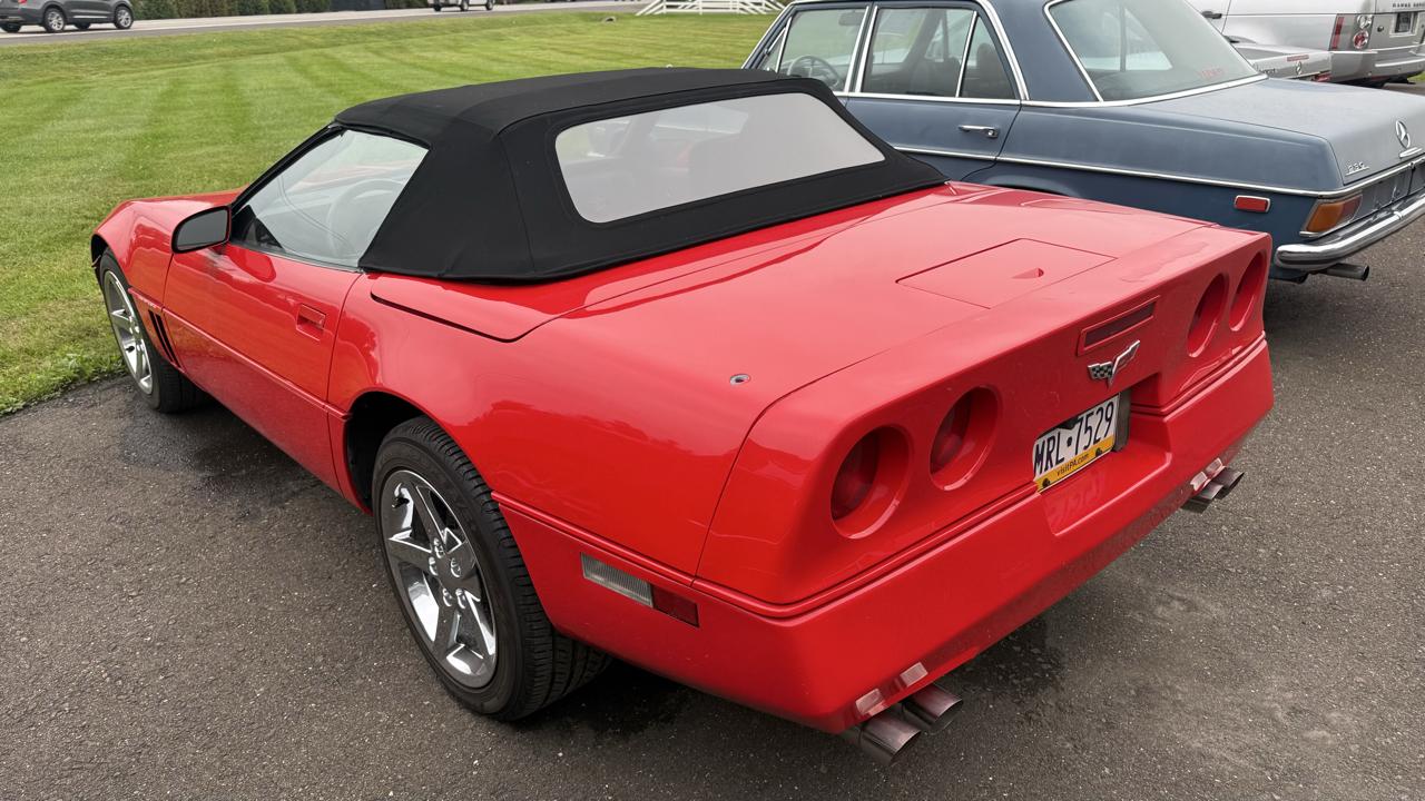 Chevrolet Corvette 2dr Convertible 1987