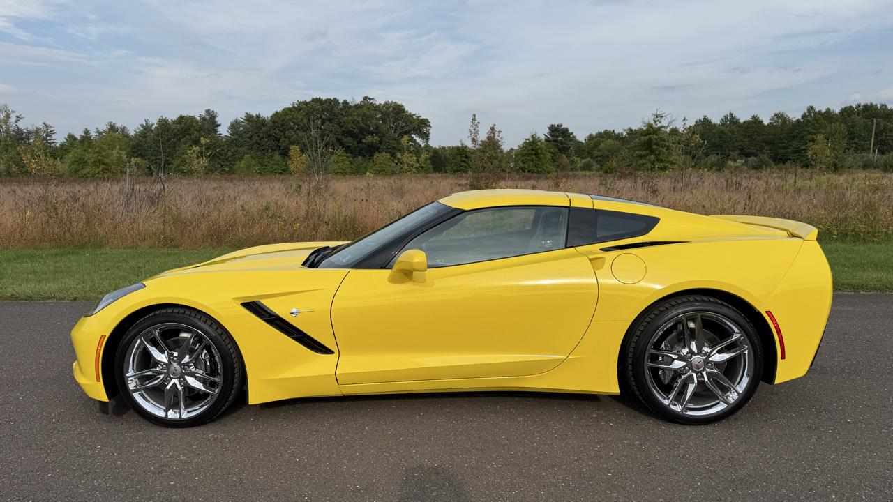 Chevrolet Corvette 2dr Stingray Cpe w/1LT 2016