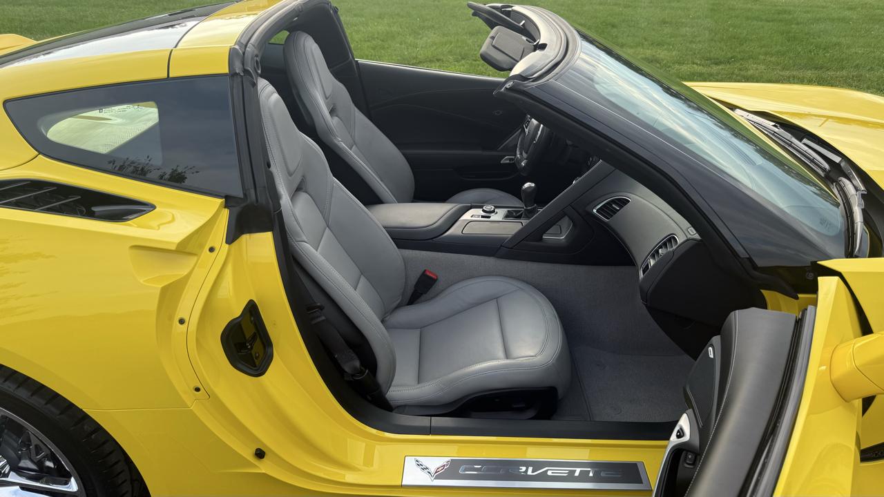 Chevrolet Corvette 2dr Stingray Cpe w/1LT 2016