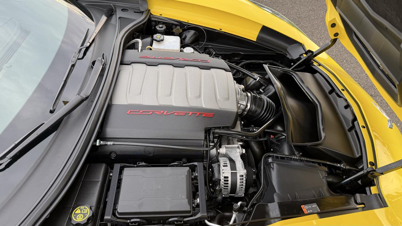 Chevrolet Corvette 2dr Stingray Cpe w/1LT 2016