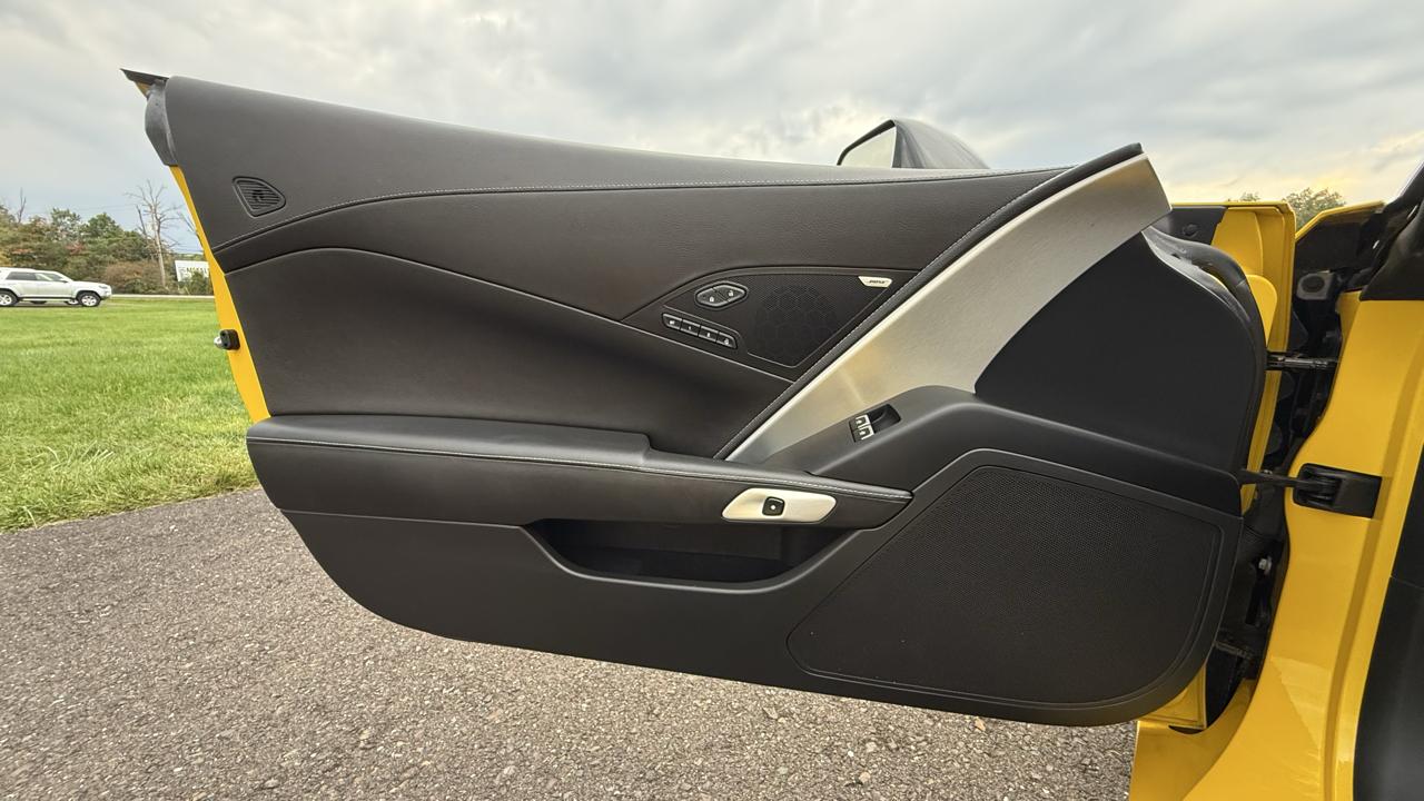 Chevrolet Corvette 2dr Stingray Z51 Conv w/2LT 2015