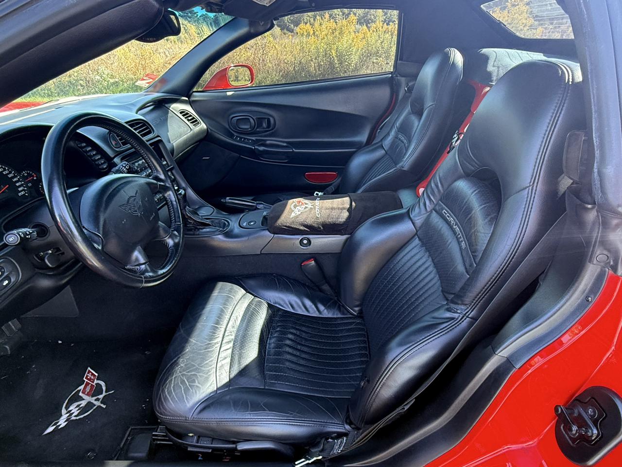 Chevrolet Corvette 2dr Convertible 2001