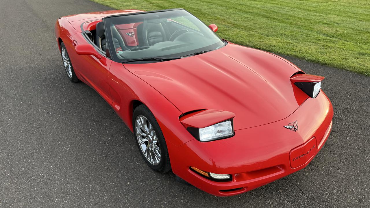 Chevrolet Corvette 2dr Convertible 2001