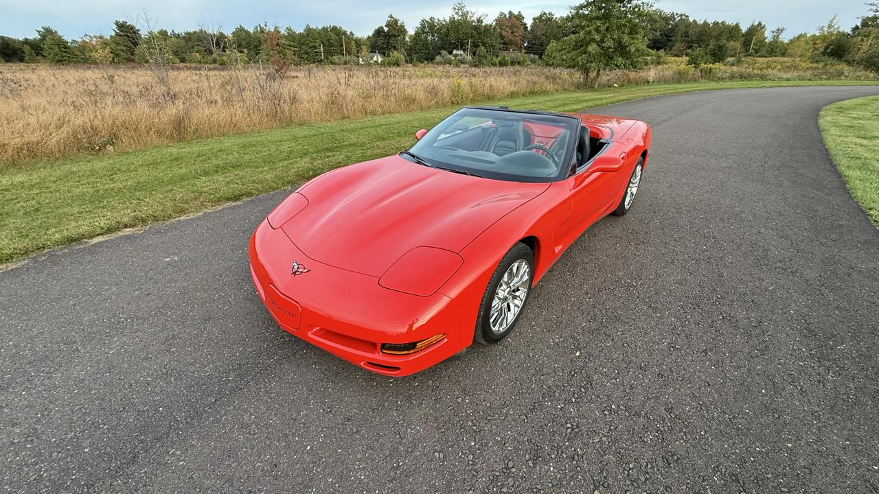 Chevrolet Corvette 2dr Convertible 2001