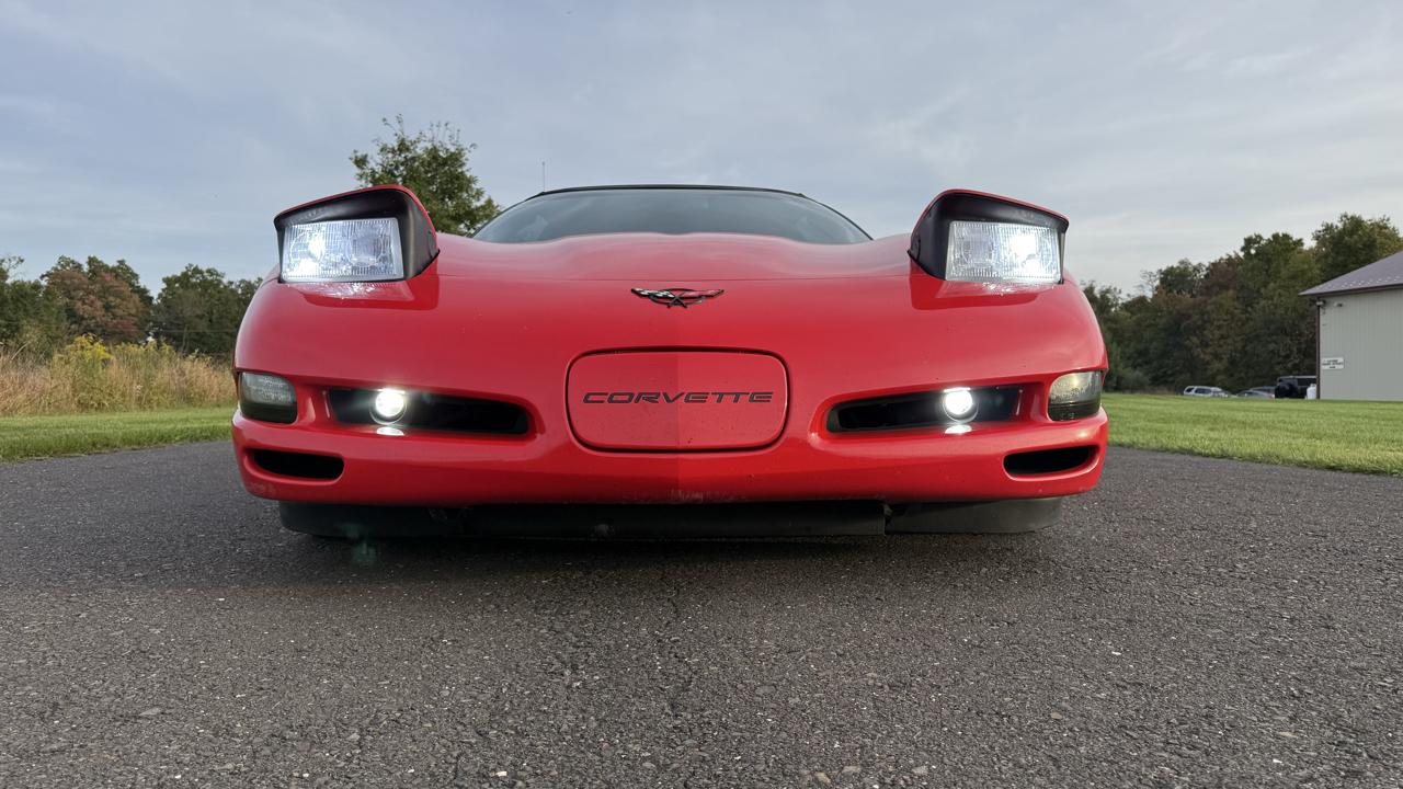 Chevrolet Corvette 2dr Convertible 2001
