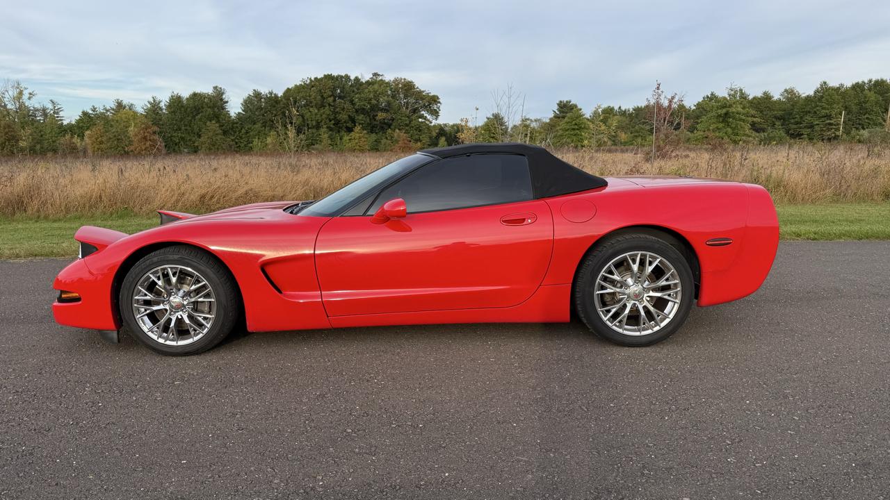 Chevrolet Corvette 2dr Convertible 2001
