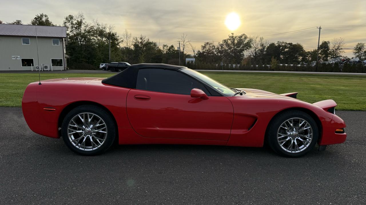 Chevrolet Corvette 2dr Convertible 2001