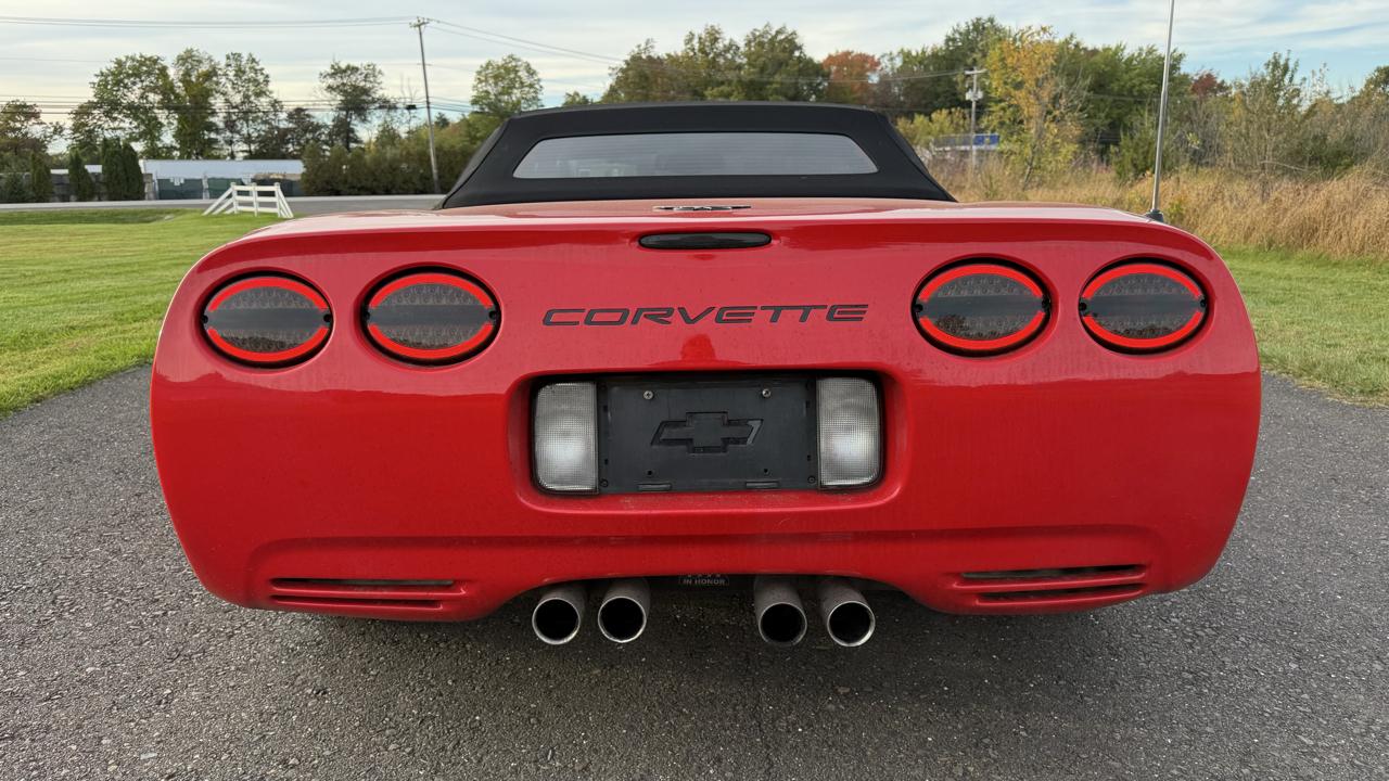 Chevrolet Corvette 2dr Convertible 2001