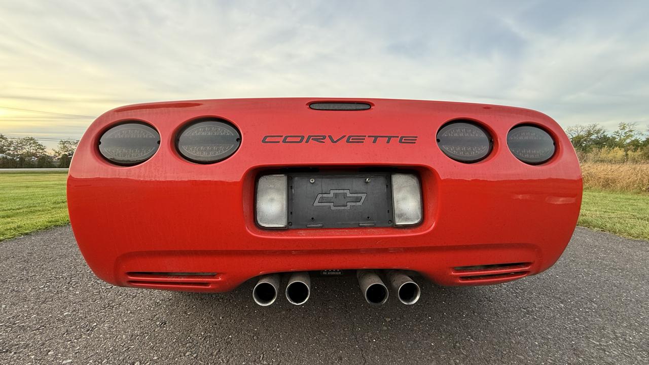 Chevrolet Corvette 2dr Convertible 2001