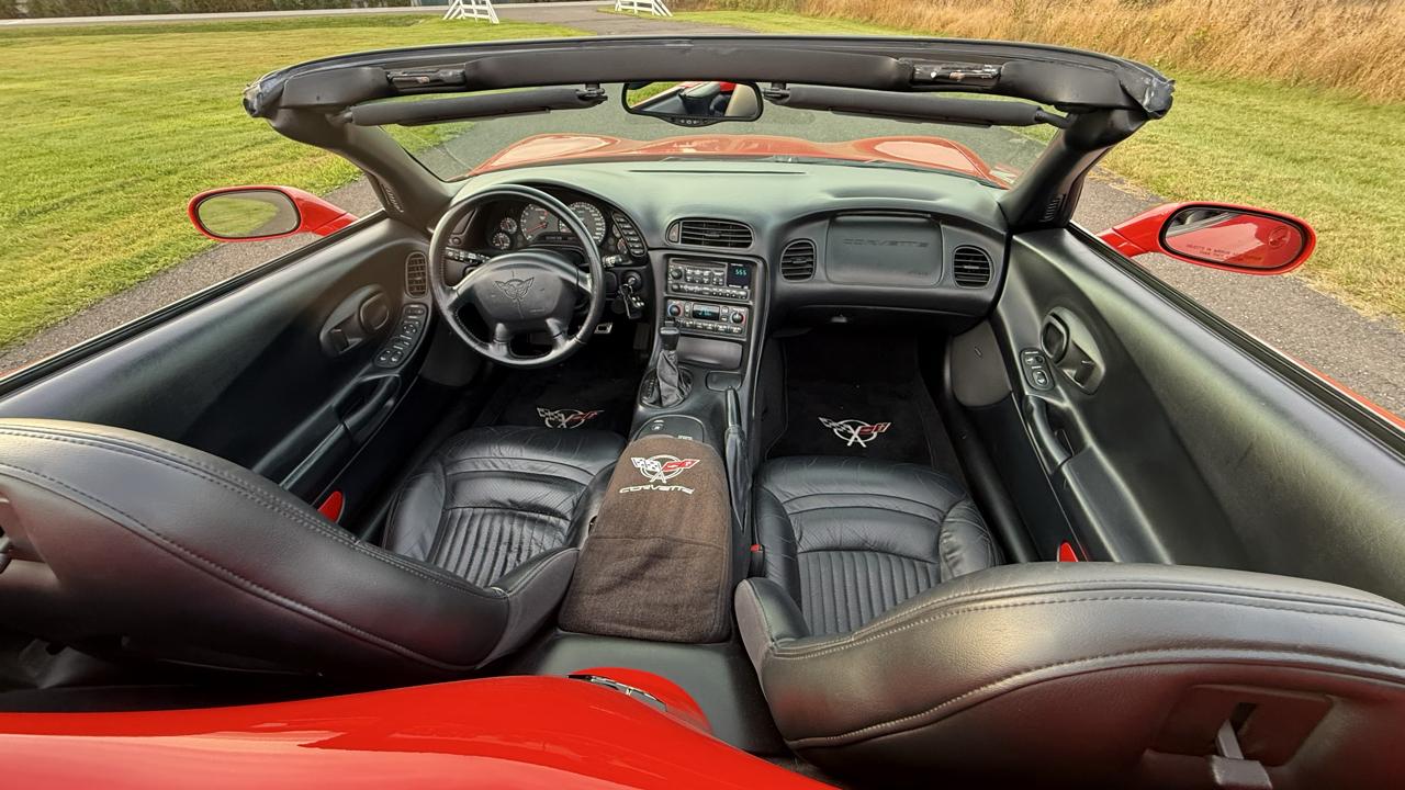 Chevrolet Corvette 2dr Convertible 2001