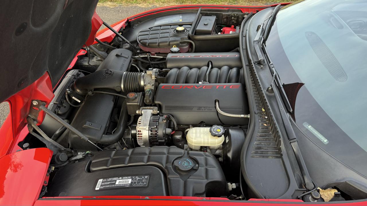 Chevrolet Corvette 2dr Convertible 2001
