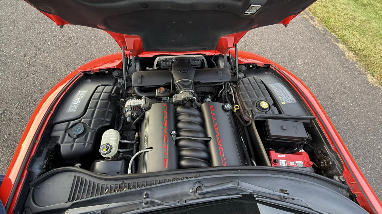 Chevrolet Corvette 2dr Convertible 2001