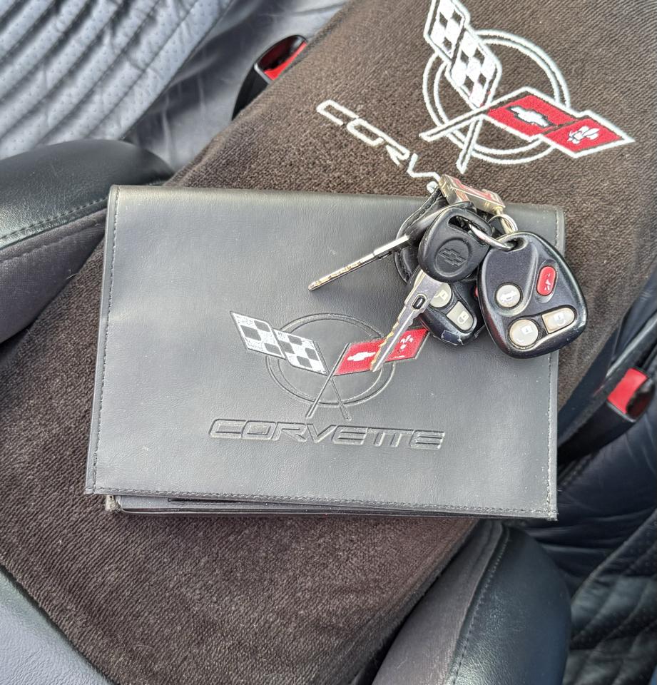 Chevrolet Corvette 2dr Convertible 2001