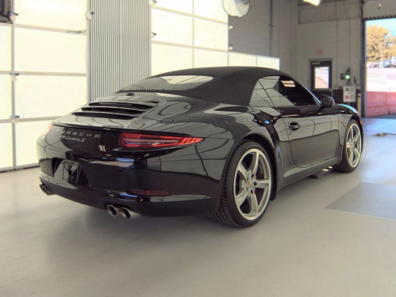 Porsche 911 2dr Cabriolet Carrera S 2013