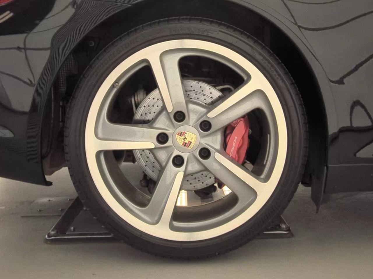 Porsche 911 2dr Cabriolet Carrera S 2013