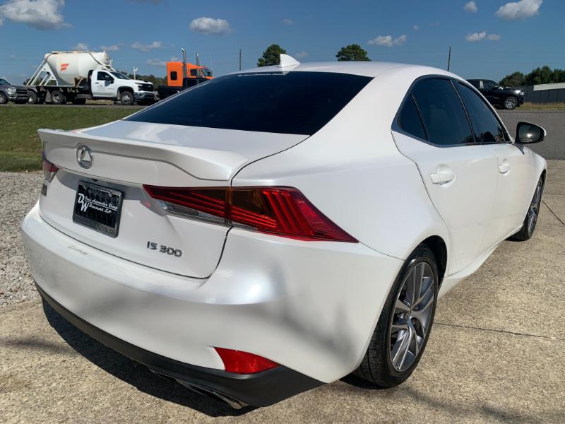 Lexus IS 300 RWD 2020