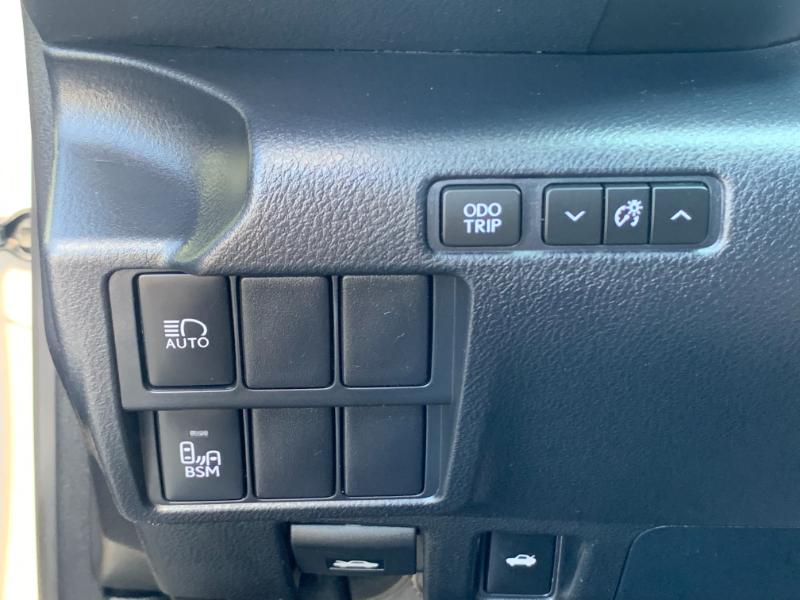 Lexus IS 300 RWD 2020